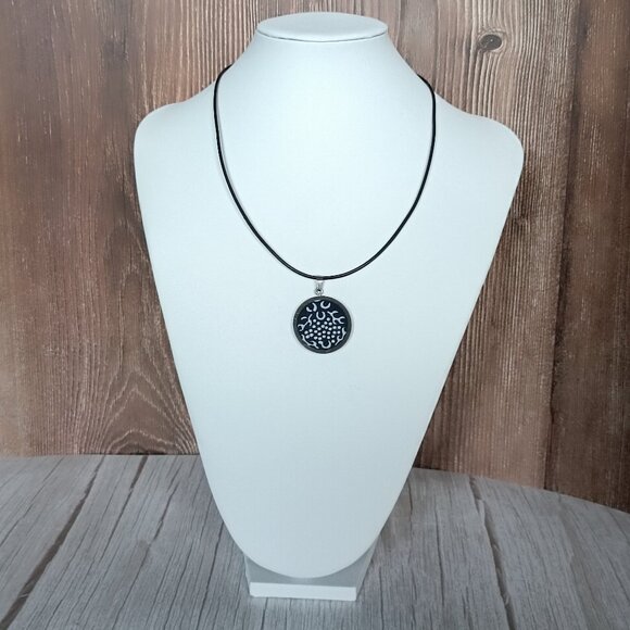 "Pavuk" UNESCO Heritage "Modrotlač" Blueprint Wood Necklace - Artisan Crafted - Picture 1 of 6